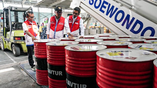 Saat ini, Pertamina Patra Niaga memfokuskan upaya pemulihan terhadap akselerasi distribusi menuju titik-titik strategis SPBU di Aceh, Sumut, dan Sumbar.