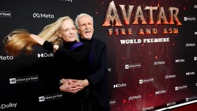 FOTO: James Cameron dan Bintang Bersiap Jelang Avatar 3 Mengudara