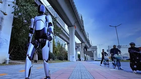 Robot Jalan Kaki 3 Hari Setara Jakarta-Cianjur Cetak Rekor Dunia