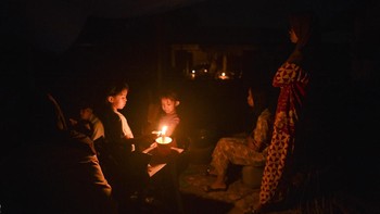 FOTO: Akses Jalan Terisolir, Warga Palembayan Agam Menanti Bantuan