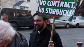Momen Mamdani Ikut Aksi Mogok Pekerja Starbucks di New York