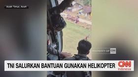 VIDEO: TNI Salurkan Bantuan Gunakan Helikopter