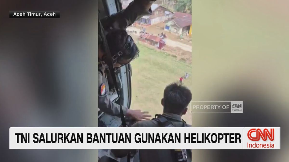 VIDEO: TNI Salurkan Bantuan Gunakan Helikopter
