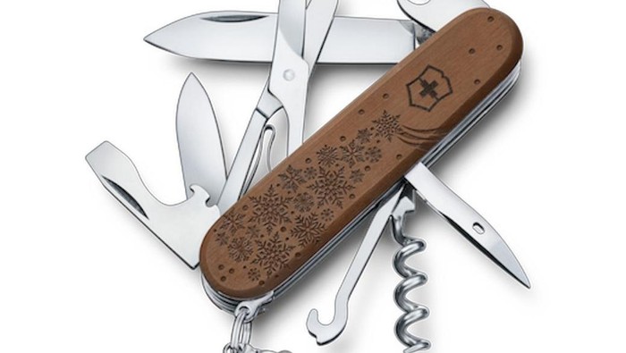 Victorinox Winter Magic Limited Edition 2025. Pisau saku dengan 12 fungsi hanya tersedia 10 di Indonesia.