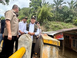Andre Rosiade Cek Kondisi Jaringan di Agam, Puluhan BTS di Sumbar Rusak