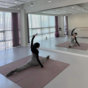 Kenalan dengan Ballet Workout, Olahraga yang Lagi Disukai Para Artis Korea