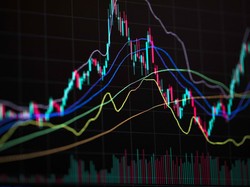 IHSG Melaju di Awal Pekan, ENRG Temukan Gas Baru, dan DRMA Rampungkan Akuisisi