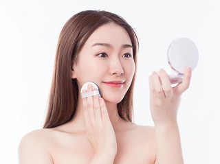 Cushion Matte Sering Cakey atau Berubah Warna? Ini Cara Pilih yang Beneran Tahan Lama