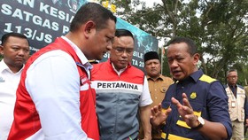 Bencana Sumatra, Menteri Bahlil Bebaskan Beli BBM Tanpa Barcode