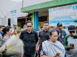 Tinjau Sekolah Pasca Banjir, Walkot Rico Sebut Banyak Fasilitas yang Rusak
