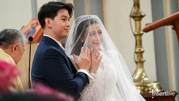 Berita Seputar Selebriti Insertlive Terkini : 6 Potret Pemberkatan Nikah Brisia Jodie dan Jonathan Alden di Gereja Katedral