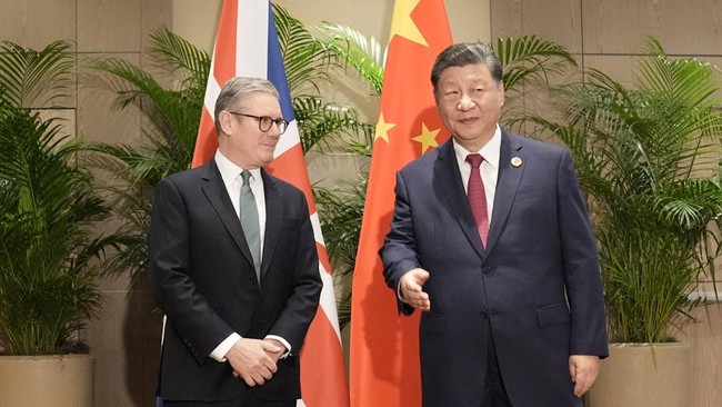 China menuduh Perdana Menteri Keir Starmer melontarkan "tuduhan tak berdasar" setelah menilai Beijing merupakan ancaman terhadap keamanan nasional Inggris.