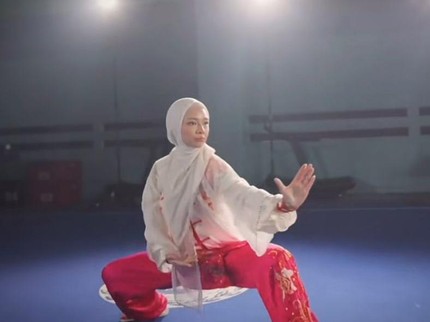 5 Potret Lindswell Kwok Tunjukkan Kemampuan Wushu setelah Jadi Bunda 3 Anak