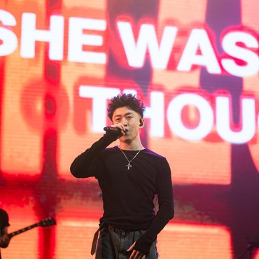 Kembali ke Jakarta, Rich Brian Buka Tur Global 'Where Is My Head?' yang Lebih Personal