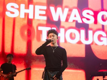 Kembali ke Jakarta, Rich Brian Buka Tur Global 'Where Is My Head?' yang Lebih Personal