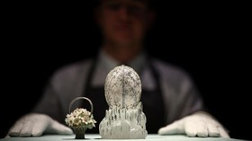 FOTO: Telur Faberge Berhiaskan Berlian Terjual Rp504 M dalam Lelang
