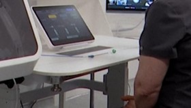 Melihat Tegangnya Uji Coba Operasi Stroke Jarak Jauh Pakai Robot