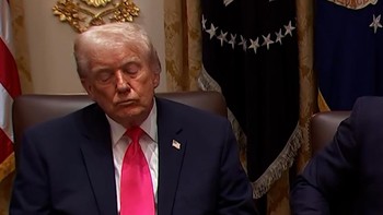 Momen Trump Kerap Tertidur saat Rapat Kabinet di Gedung Putih
