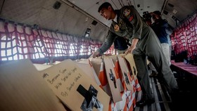 TNI Bantah Beri Bantuan Kardus Kosong ke Korban Bencana Sumatra