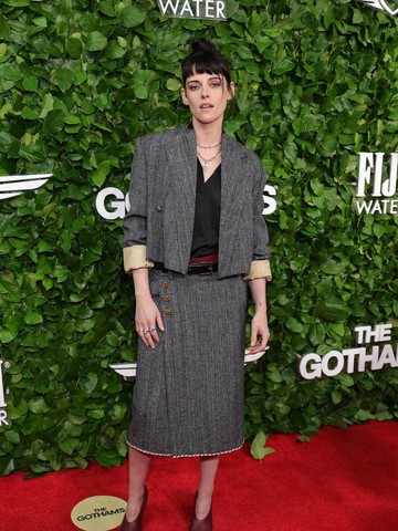 Potret Kristen Stewart hingga Riley Keough Tampil Stylish Pakai Chanel di 2025 Gotham Awards