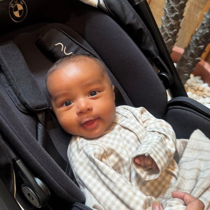 <p>Anak ketiga mereka, Henry Benmin Gregory alias Ben, lahir pada 28 Agustus 2025. Kini, Ben sudah menginjak usia tiga bulan dan menjadi pelengkap kebahagiaan keluarga Kimmy Jayanti, Bunda. (Foto: Instagram @kimmyjayanti)</p>