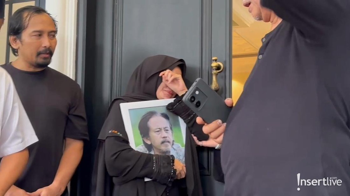 7 Potret Terkini Jelang Pemakaman Epy Kusnandar