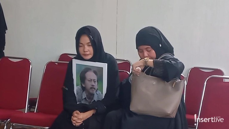 7 Potret Terkini Jelang Pemakaman Epy Kusnandar