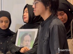 7 Potret Terkini Jelang Pemakaman Epy Kusnandar