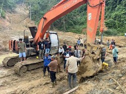 13 Jembatan Putus, Tim Gabungan Terus Buka Jalur Bantuan Bencana di Aceh Timur