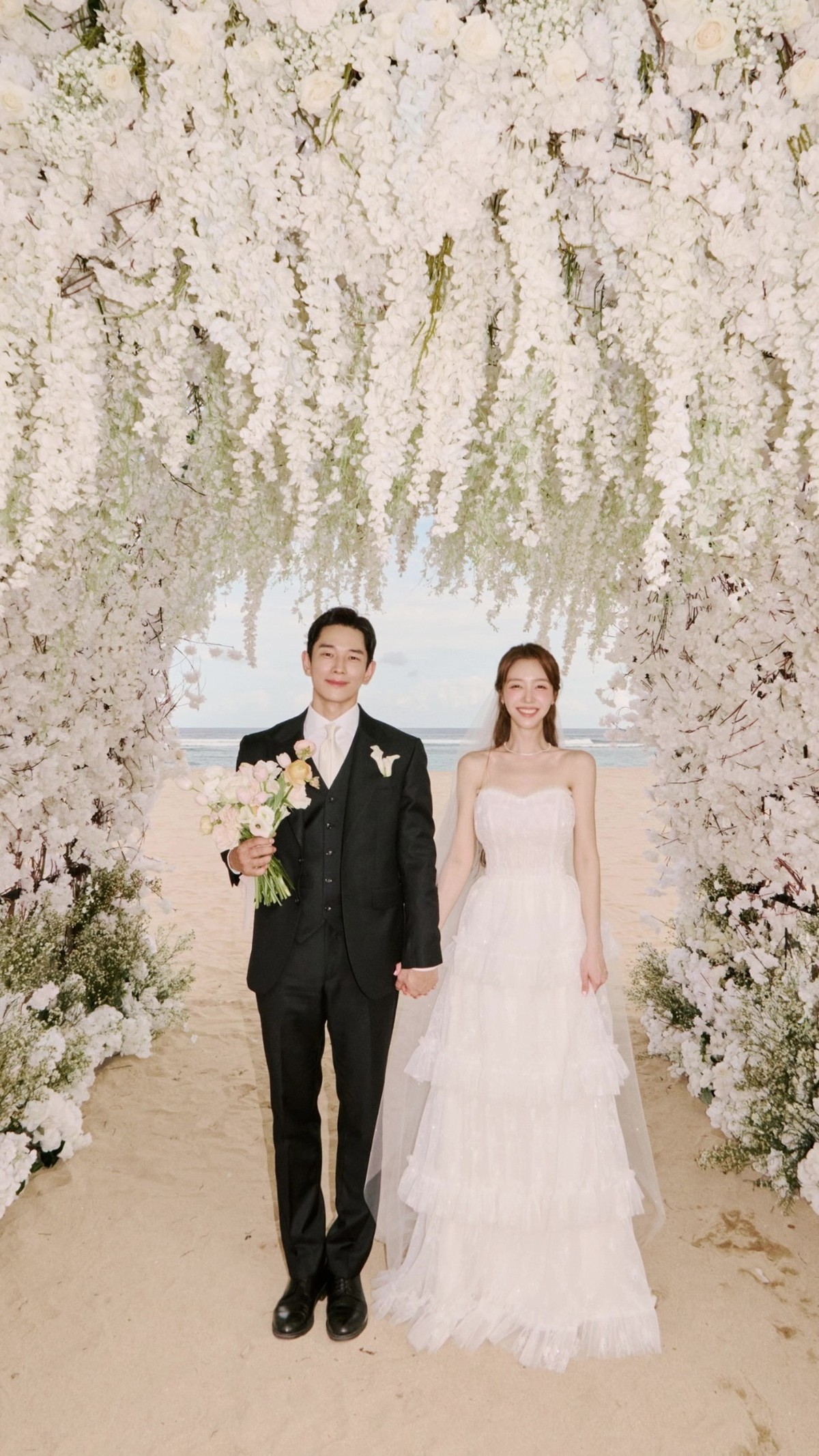 Bang Minah & On Juwan menikah di Bali&period;