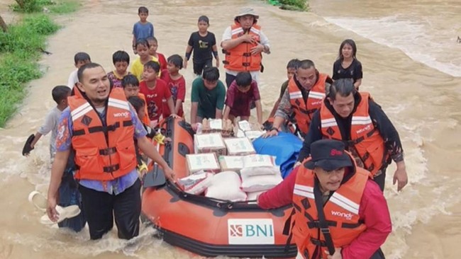 PT BNI menyalurkan bantuan untuk korban bencana banjir dan longsor di Sumbar, Bantuan mencakup logistik dan dukungan operasional untuk pemulihan masyarakat.