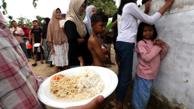 Pemerintah Aceh menyebut dalam situasi darurat bencana saat ini, tak bisa menunggu lama untuk masuknya bantuan dari berbagai pihak, termasuk luar negeri.