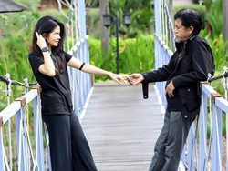 17 Tahun Menikah, 7 Potret Karina Ranau & Epy Kusnandar hingga Maut Memisahkan