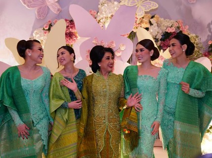 Momen Kompak Jessica Mila Bareng Mertua & Tiga Kakak Ipar Curi Perhatian Netizen