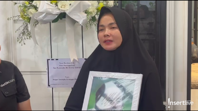 Tak Terima Mendiang Epy Kusnandar Dihina, Karina Ranau Laporkan Netizen ke Polisi