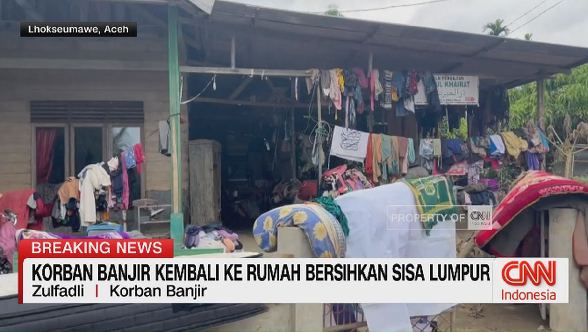 VIDEO: Korban Banjir Kembali Ke Rumah Bersihkan Sisa Lumpur