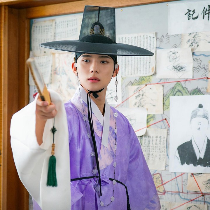 <p>Moon Sang Min berperan sebagai Pangeran Yi Yeol, adik raja yang gemar menyelidiki kasus dan berusaha menangkap Eun Jo. (Foto: KBS)</p>