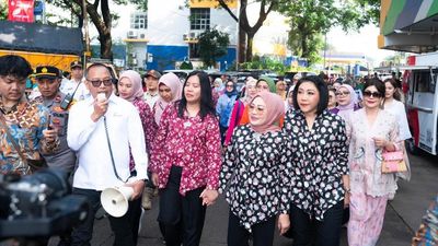 Perumda Pasar Jaya Berbagi untuk Perempuan Tangguh di Pasar Induk