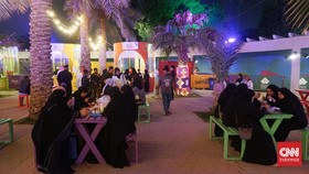 FOTO: Bakso dan Tahu Gejrot Diserbu Pengunjung Global Harmony Riyadh