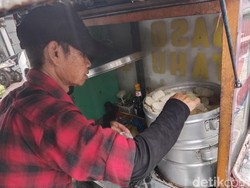 Pedagang Bakso Tahu di Bandung Pusing Harga Kacang Naik Gila-gilaan