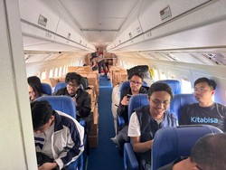 Polri Bantu Ferry Irwandi dan Jovi Kirim Bantuan untuk Korban Bencana di Sumatera