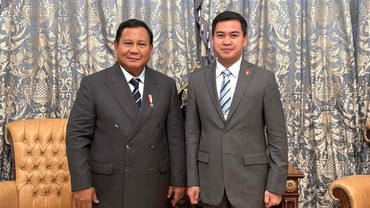 Respons Stafsus Prabowo Dihujat Usai Bikin Konten Estetik di Lokasi Banjir Sumatra
