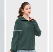 BeauPicks: 5 Rekomendasi Sweater Unisex Paling Cozy untuk Dipakai saat Hujan
