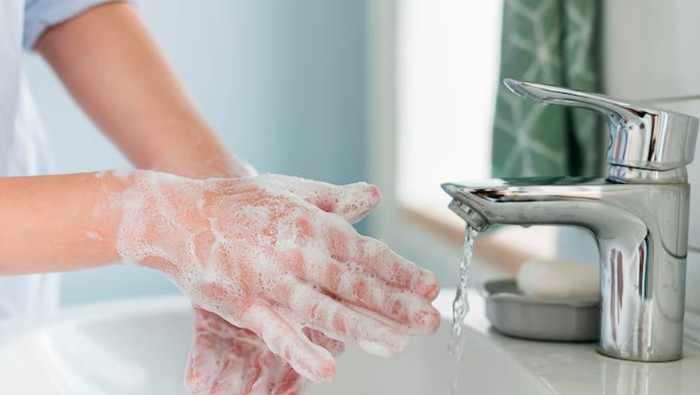 Tips menjaga kebersihan tangan. Simple tapi bantu kamu terhindar dari sakit/Foto: freepik.com/freepik