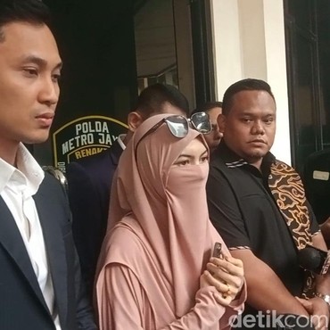 Jalani Pemeriksaan, Wardatina Mawa Lega Beberkan Bukti Dugaan Perzinaan Inara Rusli