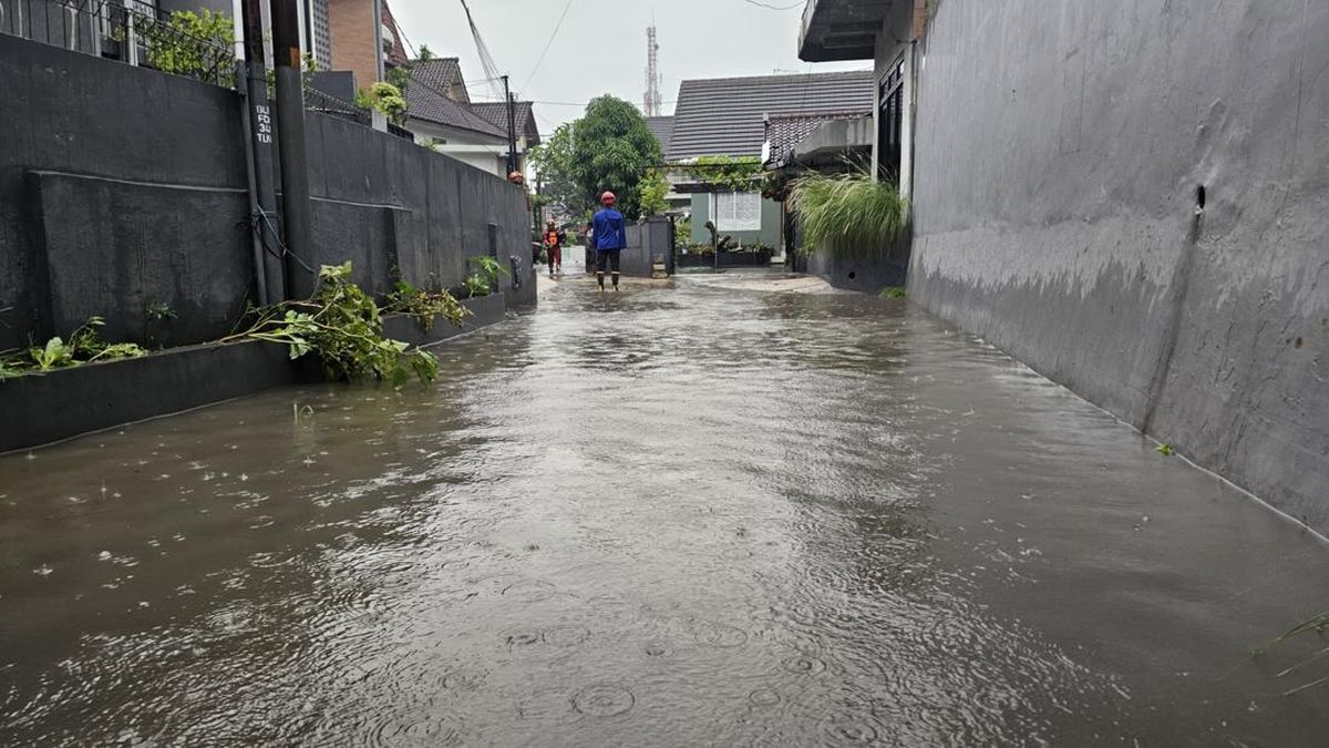 Banjir Kepung Kota Malang: Puluhan Rumah Terendam, Kendaraan Hanyut