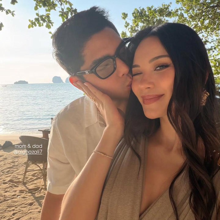 <p>Baru-baru ini, Alyssa dan Al memutuskan untuk quality time bersama sebelum anak pertama mereka lahir. Pasangan yang resmi menikah pada 16 Juni 2025 ini terbang ke Thailand untuk <em>babymoon</em>. Melalui unggahan di Instagram, Al membagikan potret romantisnya bersama Alyssa saat babymoon di Thailand. "<em>Babymoon</em>," tulisnya di caption unggahan. (Foto: Instagram @alghazali7)</p>
