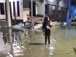 Banjir Rob di Tarakan Mulai Masuk Rumah Warga