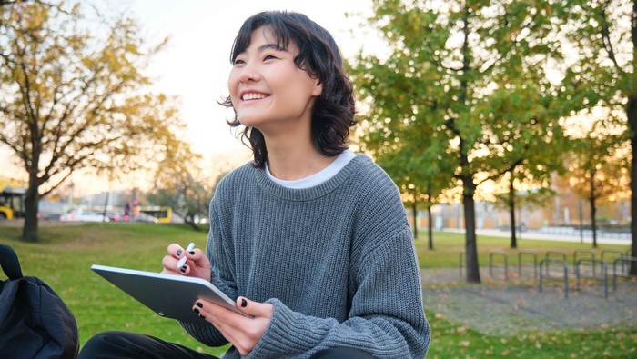 Menurut jurnal yang diterbitkan American Psychologist, orang yang dapat berkembang dalam keadaan sulit atau bangkit dari tantangan adalah pejuang yang memiliki ketahanan emosional yang tinggi.