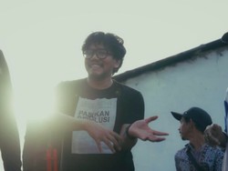 Ferry Irwandi Tanggapi Sindiran Anggota DPR 10 Miliar Sok Paling Bantu